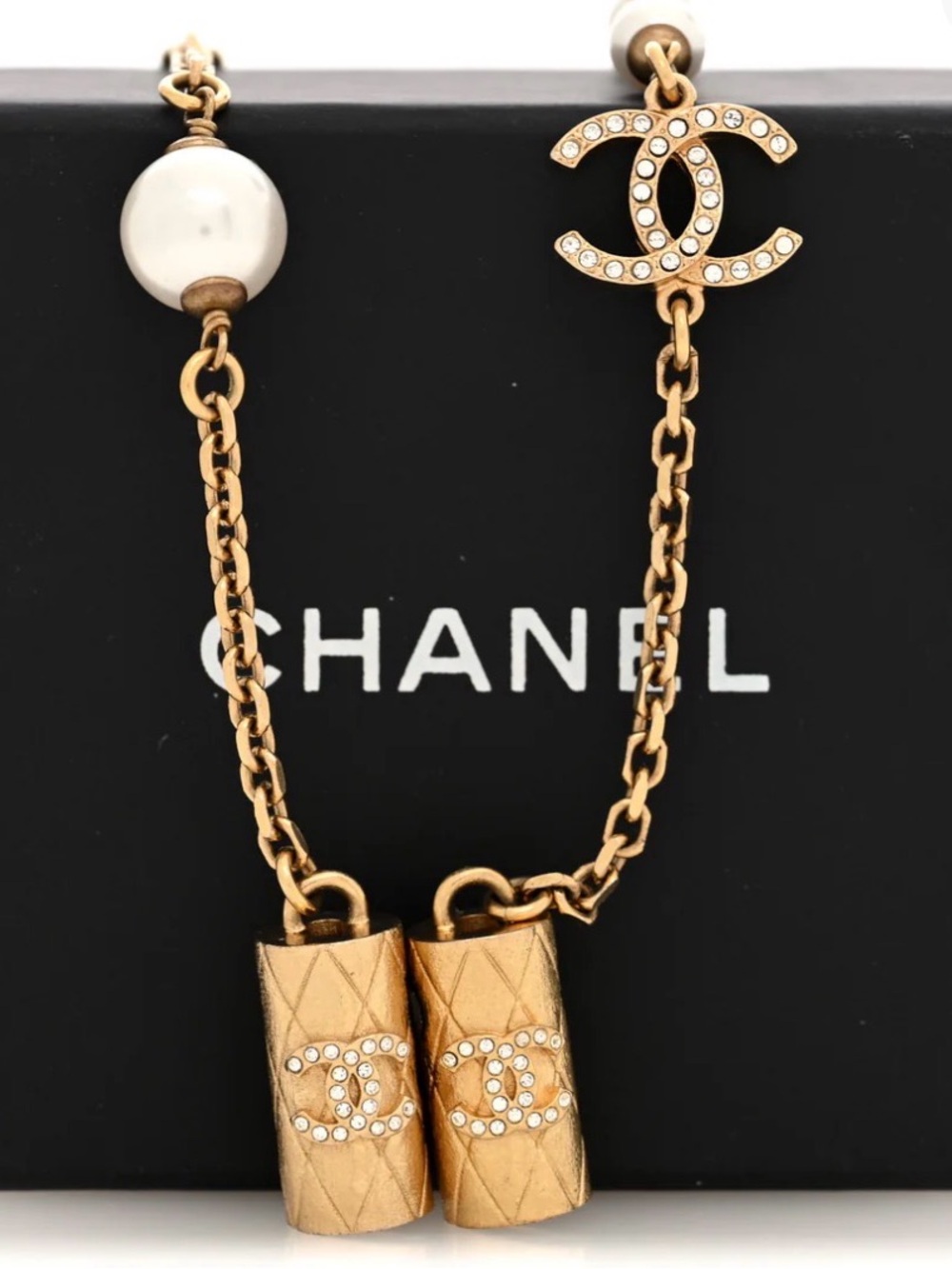 CHANEL bag Gold-Tone Pearl & Crystal CC Double Lock AirPods Charm Necklace RARE!